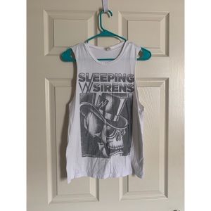 Hot topic- white T-shirt